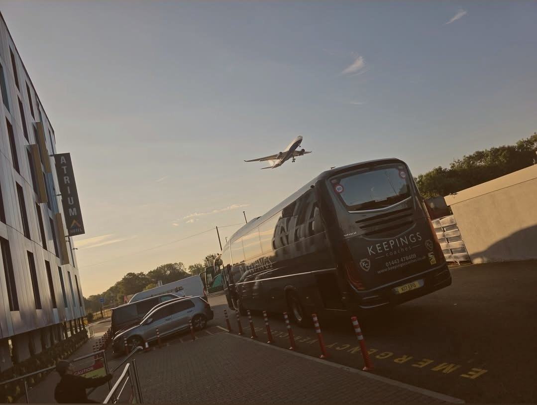 Keepings Coaches coach near airport
